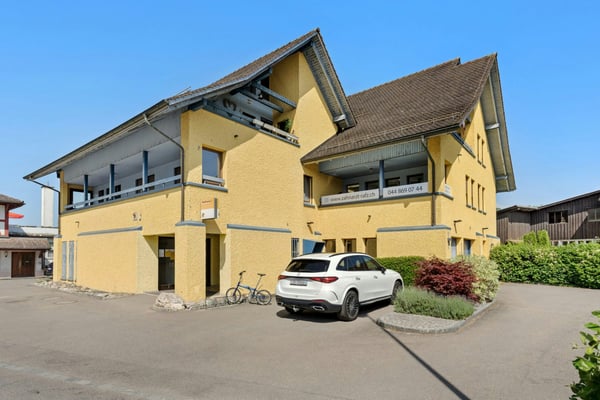 Ihre Immobilienanlage: Mietwohnungen/Praxisräume im Dorfkern von Rafz 1