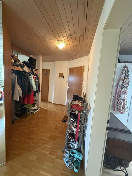 Grosse Dachwohnung mit Charme 5