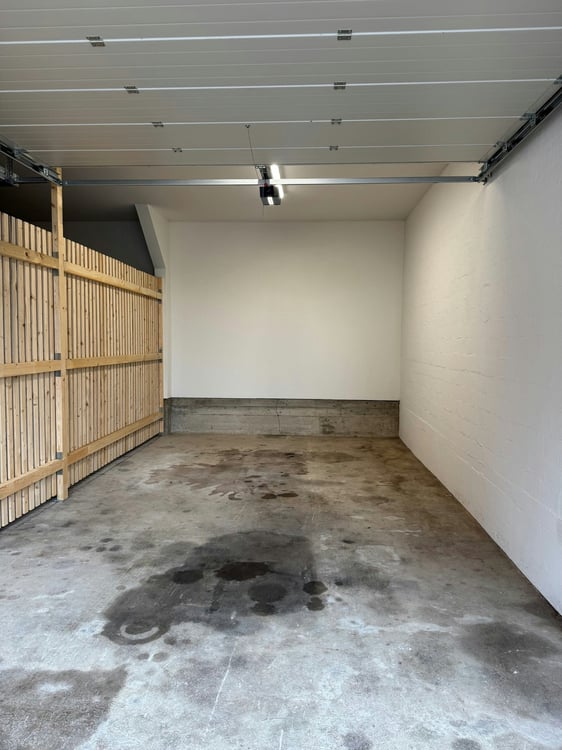 Grosse Garage für Ihren Fuhrpark 1