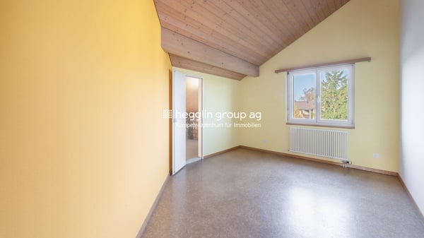 Attika-Maisonette über der Gewerbezone in Cham 10