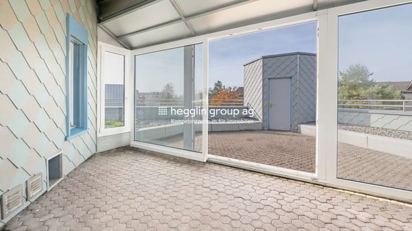 Attika-Maisonette über der Gewerbezone in Cham 2