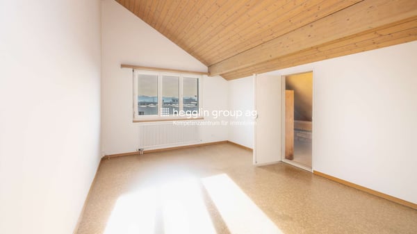 Attika-Maisonette über der Gewerbezone in Cham 11