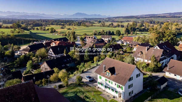 Gartenidylle trifft 180 Grad Bergpanorama 3