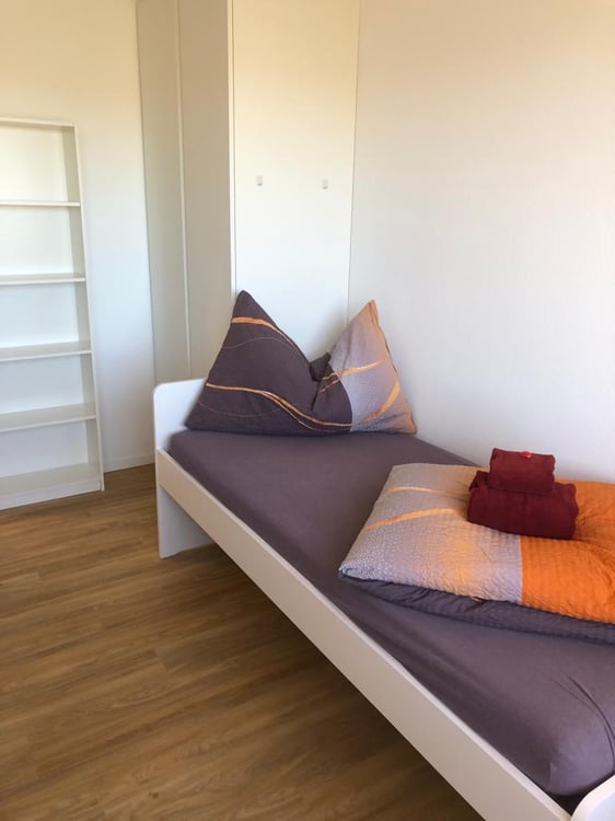 Möbliertes Zimmer in 5er-WG 1