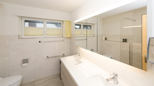 Viel Platz für Sie und Ihre Familie - gepflegtes Doppelhaus am Rande der Bauzone 8