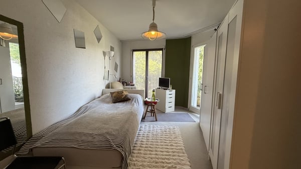 RÉSERVIERT 9