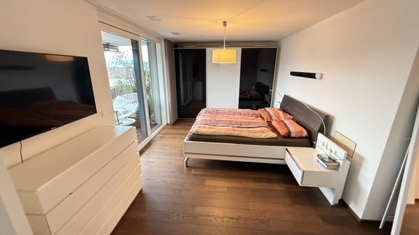 RÉSERVIERT 7