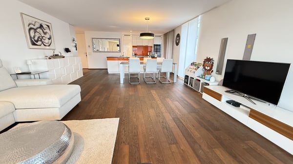 Modern, hell und Seesicht - 1.5-Zimmer-Wohnung an bester Lage in Mä... 3