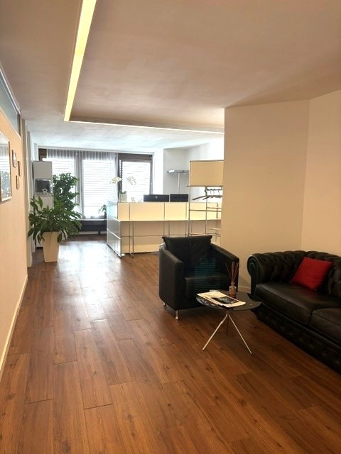 Repräsentative Gewerbefläche im Zürcher Seefeld mit Einzelbüros 2
