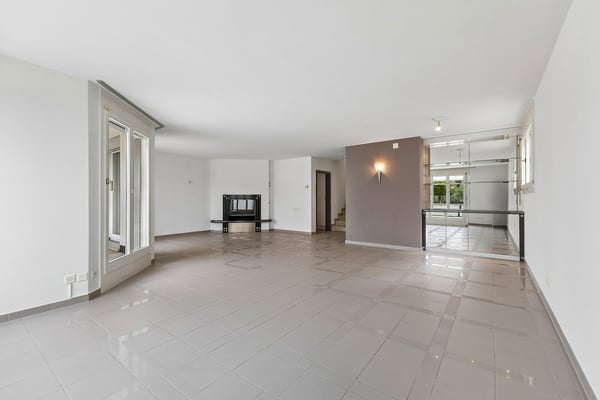 5.5-Zimmer - Maisonette Terrassenwohnung mit 51 m2 Terrasse und 315 m2 Gartenanteil 5