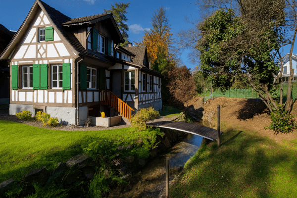 Häxehüsli am Bach 1