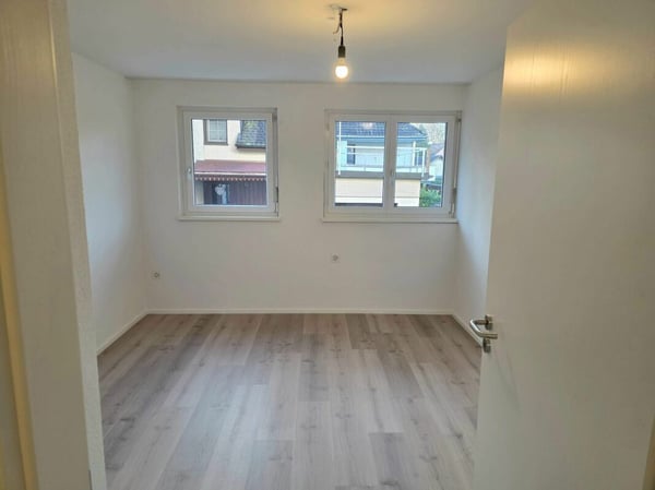 Grenznahe und grosszügige 1½-Zimmer Wohnung im Erdgeschoss 3