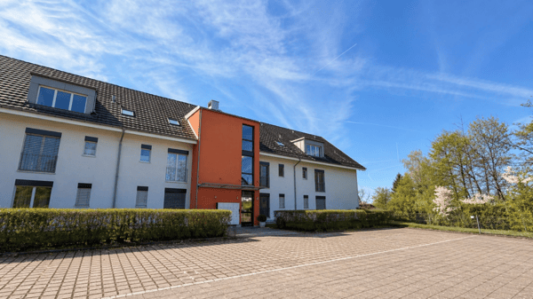 Sonnige Dachwohnung mit Weitblick 10