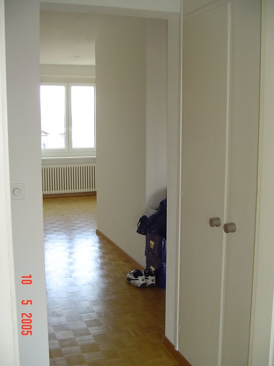 Charmante 2.5-Zimmer-Wohnung mit Balkon und schöner Aussicht in Zürich-Oerlikon 4
