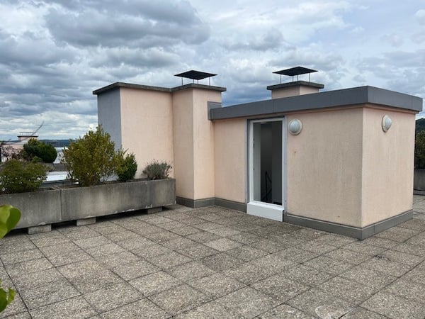 Helle 3-Zimmer-Wohnung mit grosser Dachterrasse in Zürich-Oerlikon 11