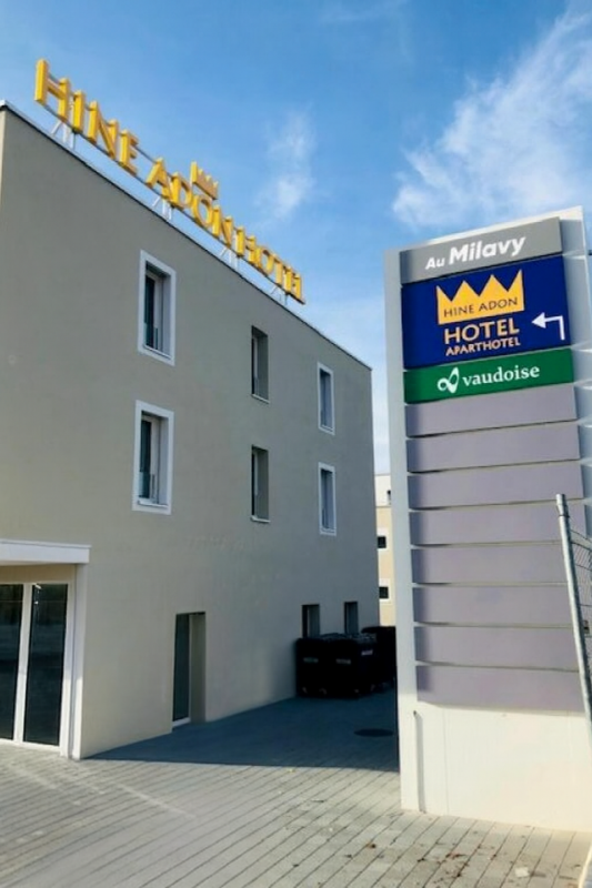Geschäftsflächen im Gewerbezentrum Au Milavy 57- 155m2