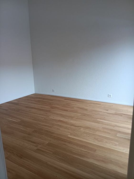 Gemütliche 2.5- Zi- Dachwohnung mit Galerie in der neuen Überbauung