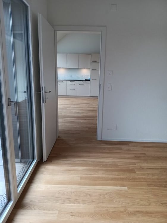Gemütliche 2.5- Zi- Dachwohnung mit Galerie in der neuen Überbauung