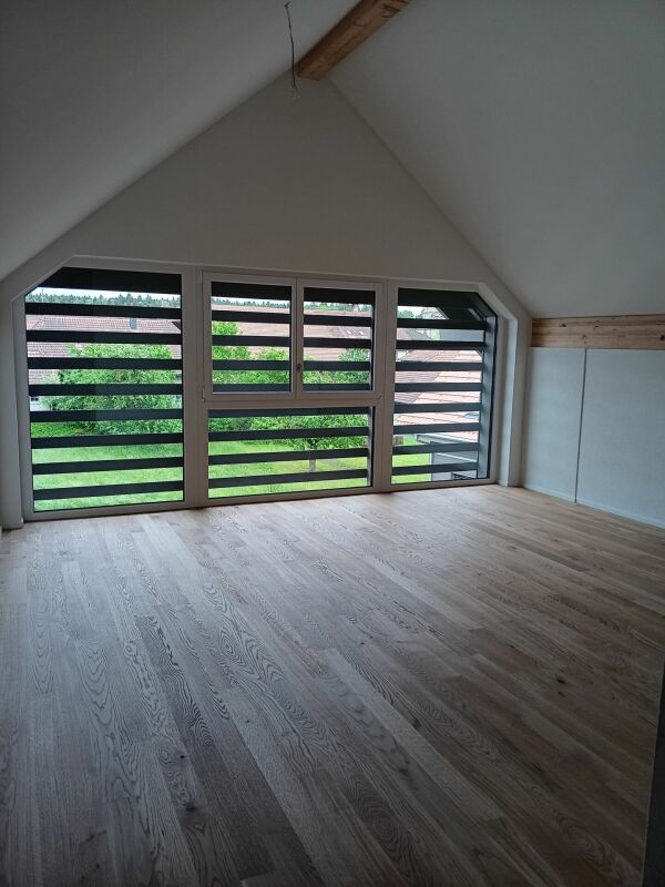 Traumhafte 5.5- Zi- Dachwohnung mit Galerie in der neuen Überbauung 