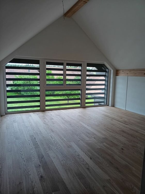 Traumhafte 5.5- Zi- Dachwohnung mit Galerie in der neuen Überbauung