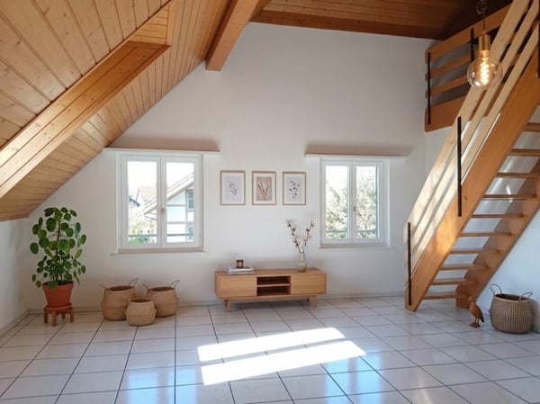 Attraktive und grosszügige 4-Zimmer-Dachwohnung mit Galerie, 143 m² Wohnfläche. Die Wohnung überzeugt mit einem hellen, offenen Raumkonzept sowie einer neuen, modernen Küche und einem stilvoll re … 2