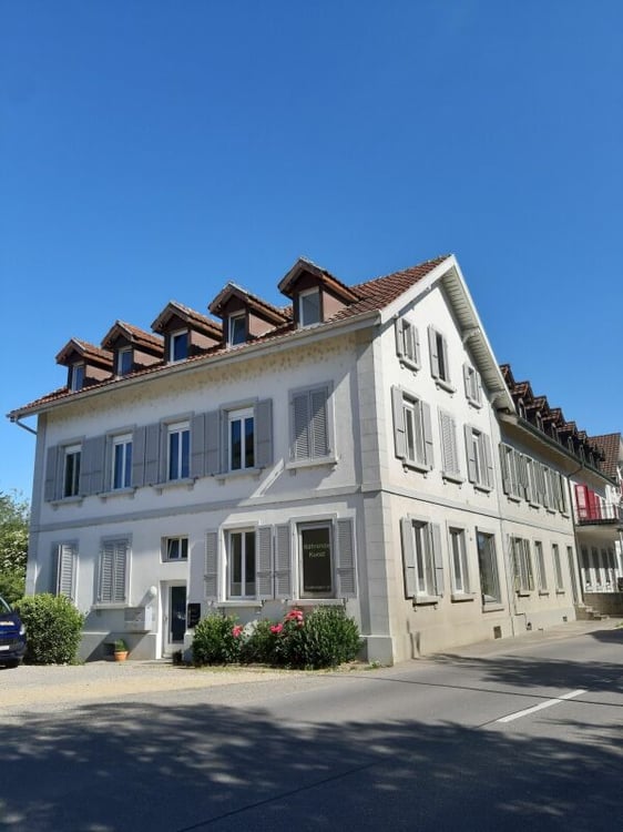Moderne 3.5 Zimmer Wohnung mit Ankleideraum 8