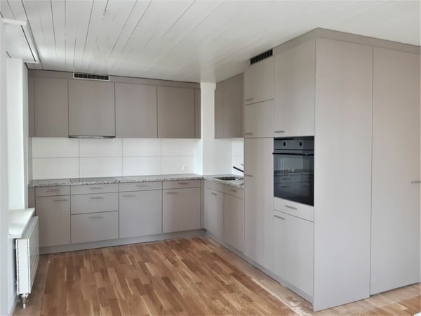 Moderne 3.5 Zimmer Wohnung mit Ankleideraum 1