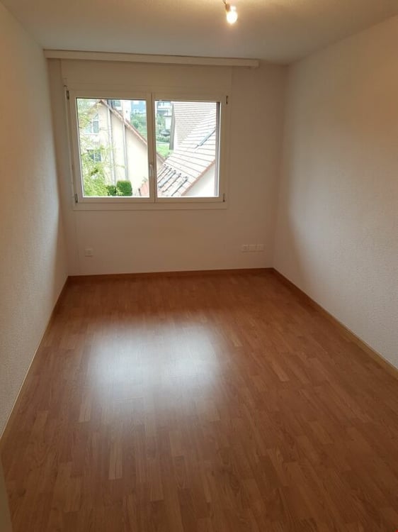 Grosse, moderne Wohnung mit Balkon 3