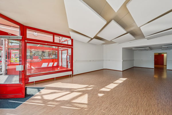 Gewerbe/Ladenfläche mit Schaufenster an bester Lage in Bremgarten 5