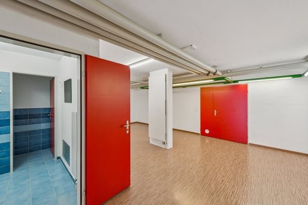 Gewerbe/Ladenfläche mit Schaufenster an bester Lage in Bremgarten 10
