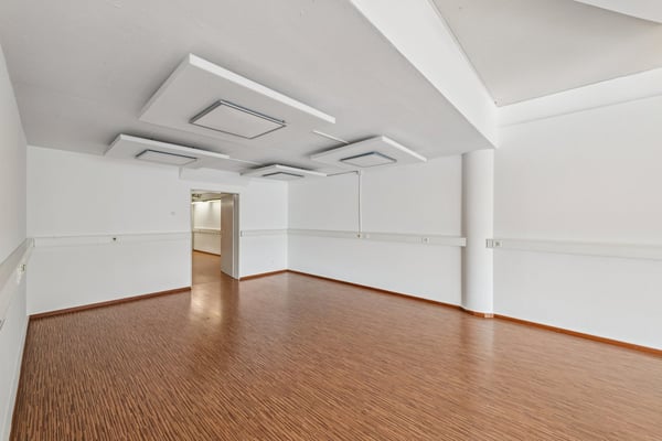 Gewerbe/Ladenfläche mit Schaufenster an bester Lage in Bremgarten 8