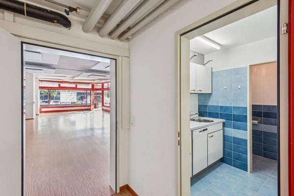 Gewerbe/Ladenfläche mit Schaufenster an bester Lage in Bremgarten 11