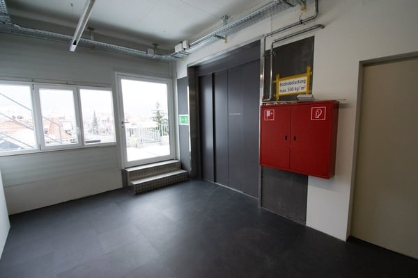 Gewerbe (Dienstleistung/Produktion) mit Aussicht auf Schloss Thun / KEIN FITNESSCENTER 9