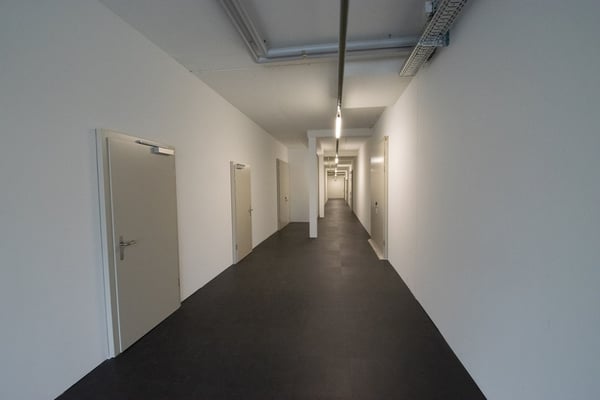 Gewerbe (Dienstleistung/Produktion) mit Aussicht auf Schloss Thun / KEIN FITNESSCENTER 8