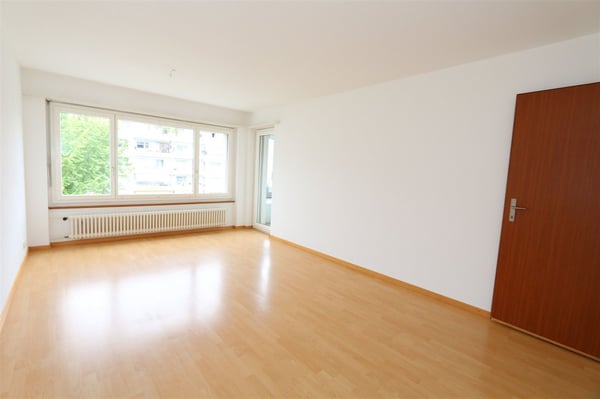 Tollem Wohnung mit Balkon - mit grünem Umschwung! 3