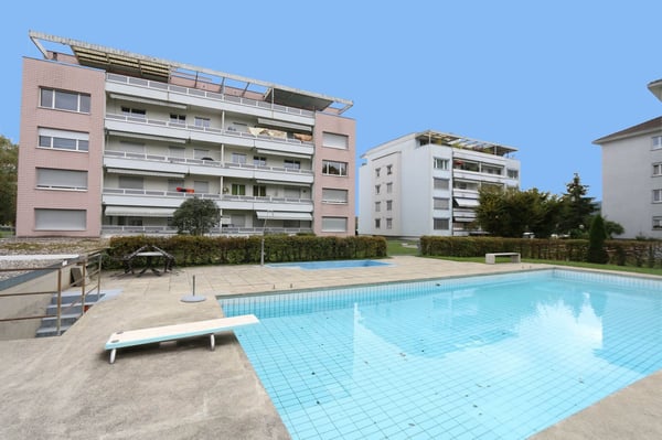 Tollem Wohnung mit Balkon - mit grünem Umschwung! 1