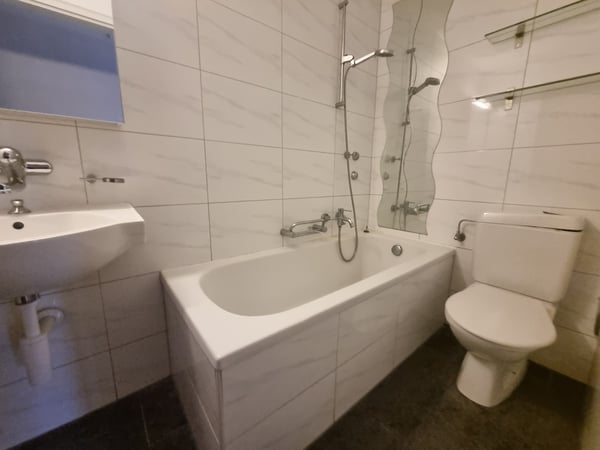 Tollem Wohnung mit Balkon - mit grünem Umschwung! 9