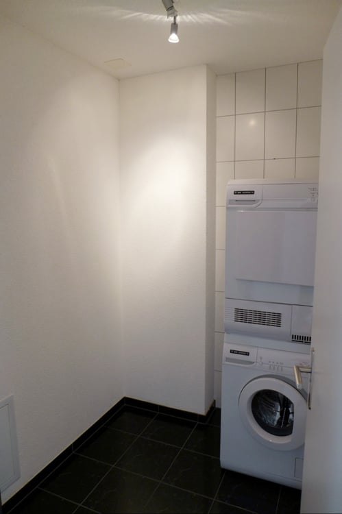 Grosszügige und moderne Wohnung 8