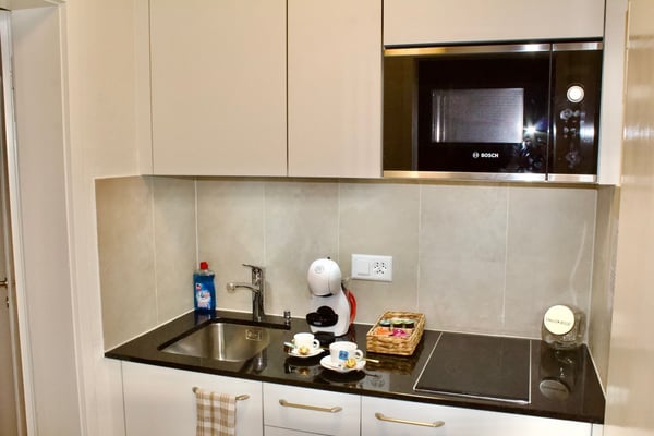 2 ZWG (205 saniert) an ruhiger Lage im Kreis 3 10