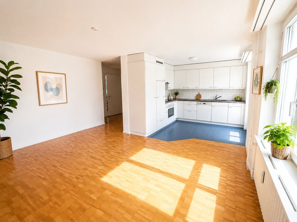 Lichtdurchflutete 2.5-Zimmer-Wohnung: Einzugsbereit & frisch gestrichen 2