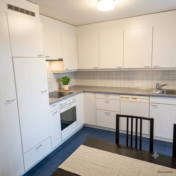 Lichtdurchflutete 2.5-Zimmer-Wohnung: Einzugsbereit & frisch gestrichen 4