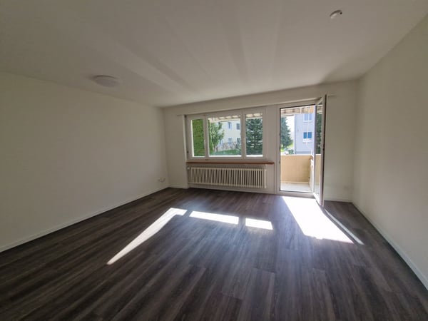 Helle 4.5-Zimmerwohnung mit Balkon & Parkplatz in ruhiger, grüner Lage 3