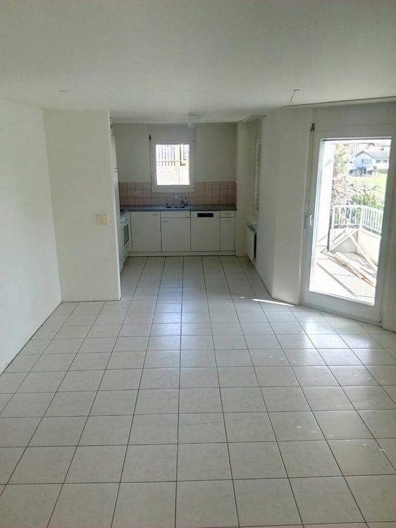 Grosszügige helle Wohnung mit Balkon - zentral & im Grünen gelegen 4