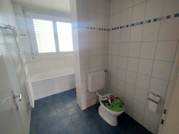 Emplacement idéal Appartement fraîchement peint, spacieux et lumineux 3
