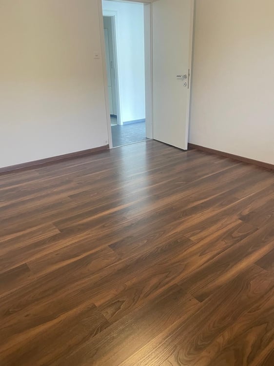 Helle und frisch renovierte 4-Zimmer-Wohnung mit Balkon und viel Platz 5