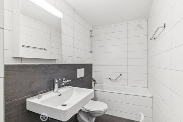 Ideale Lage - renoviert - Balkon 4