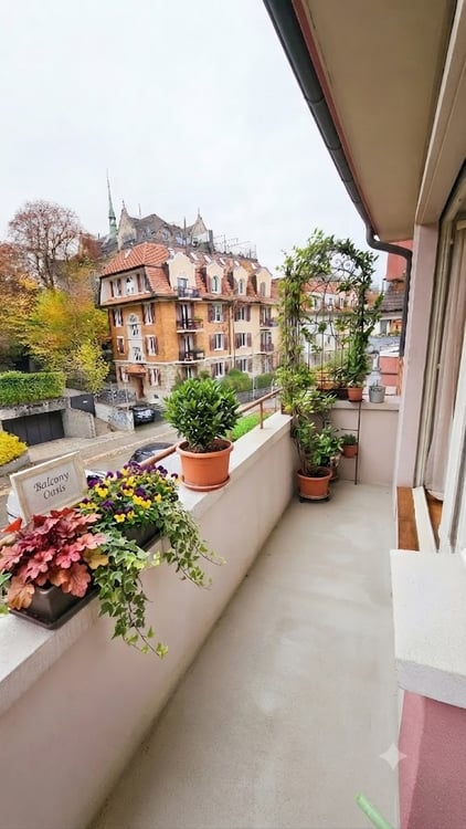 Stadtleben und Ruhe vereint: Attraktive 2.5-Zimmerwohnung mit Balkon in 8003 Zürich 5