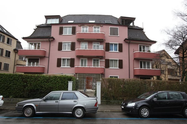 Stadtleben und Ruhe vereint: Attraktive 2.5-Zimmerwohnung mit Balkon in 8003 Zürich 1