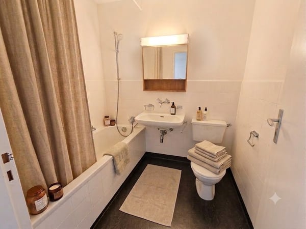 Helle 1-Zimmer-Wohnung  frisch gestrichen, mit neuem Boden und Balkon ins Grüne 4