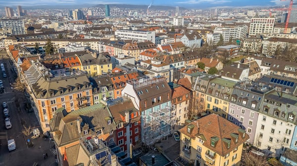 Exklusive möblierte Dachwohnung mit atemberaubender Aussicht über Zürich 1